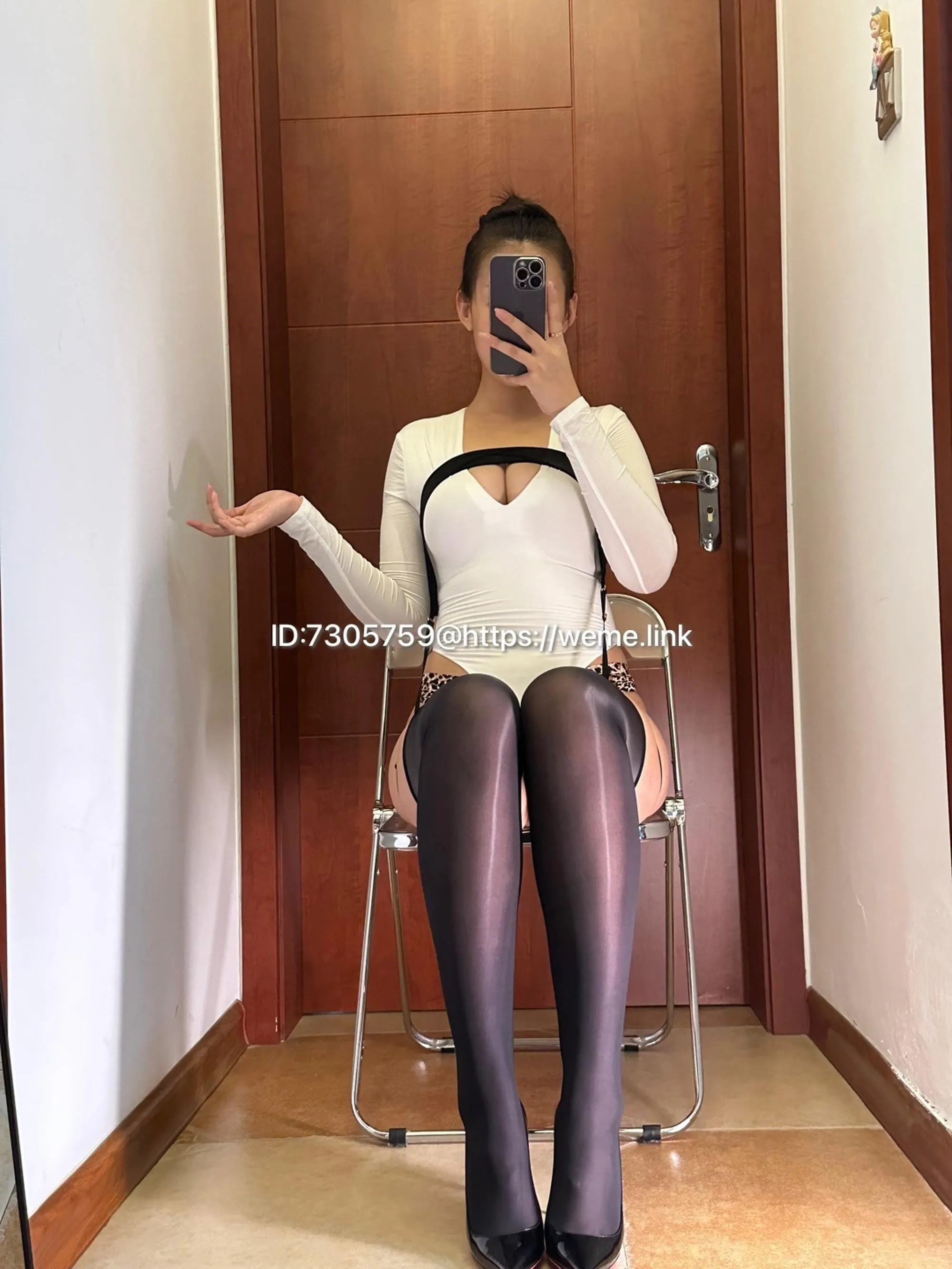 美邵女Baby – NO.011 勒肉黑丝 [60P]插图4